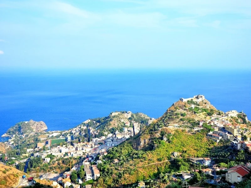Sentieri sopra il blu